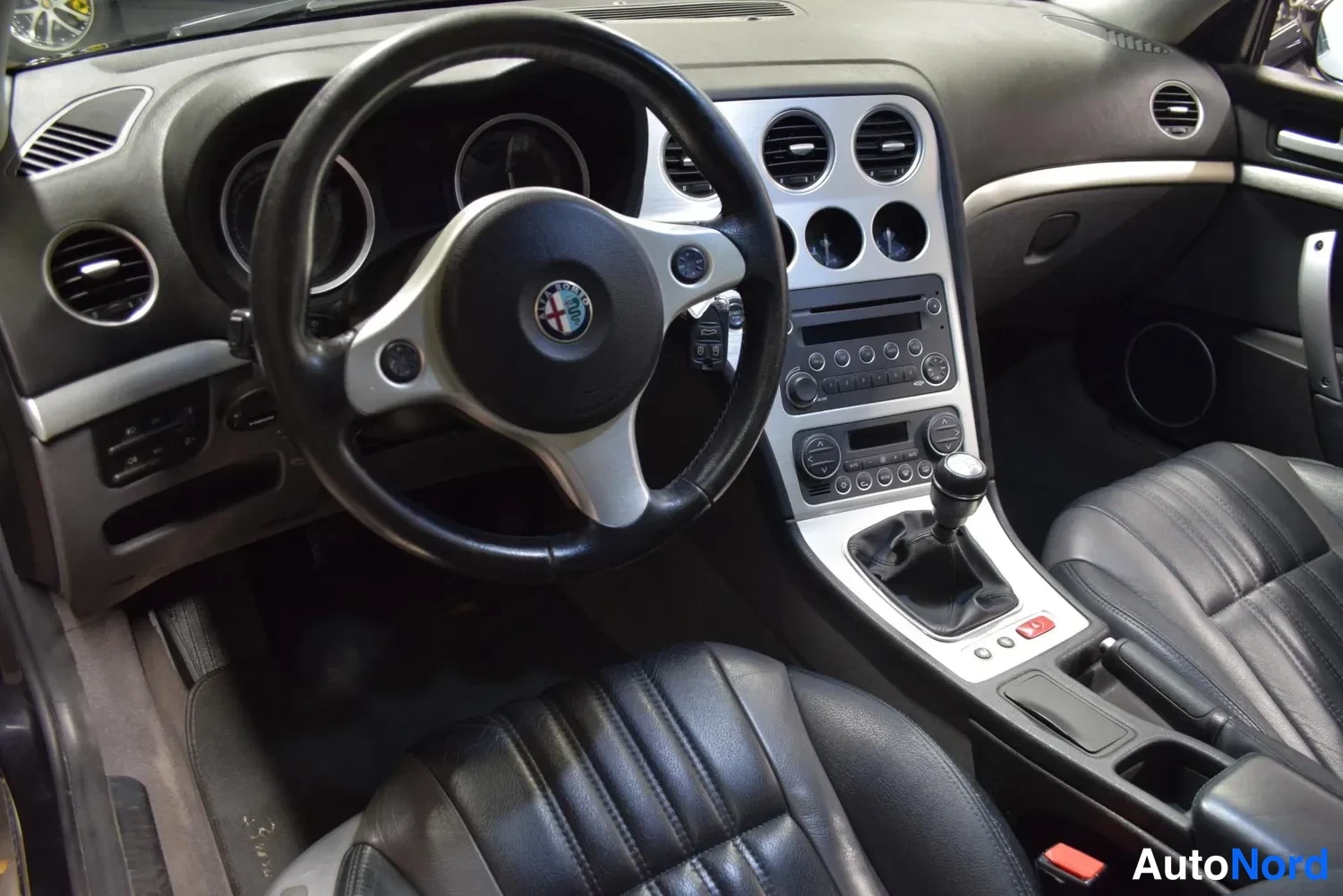 Black Alfa Romeo Brera 2008, cockpit, photo 9
