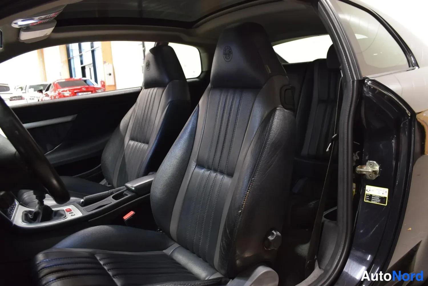Black Alfa Romeo Brera 2008, front seats, photo 12