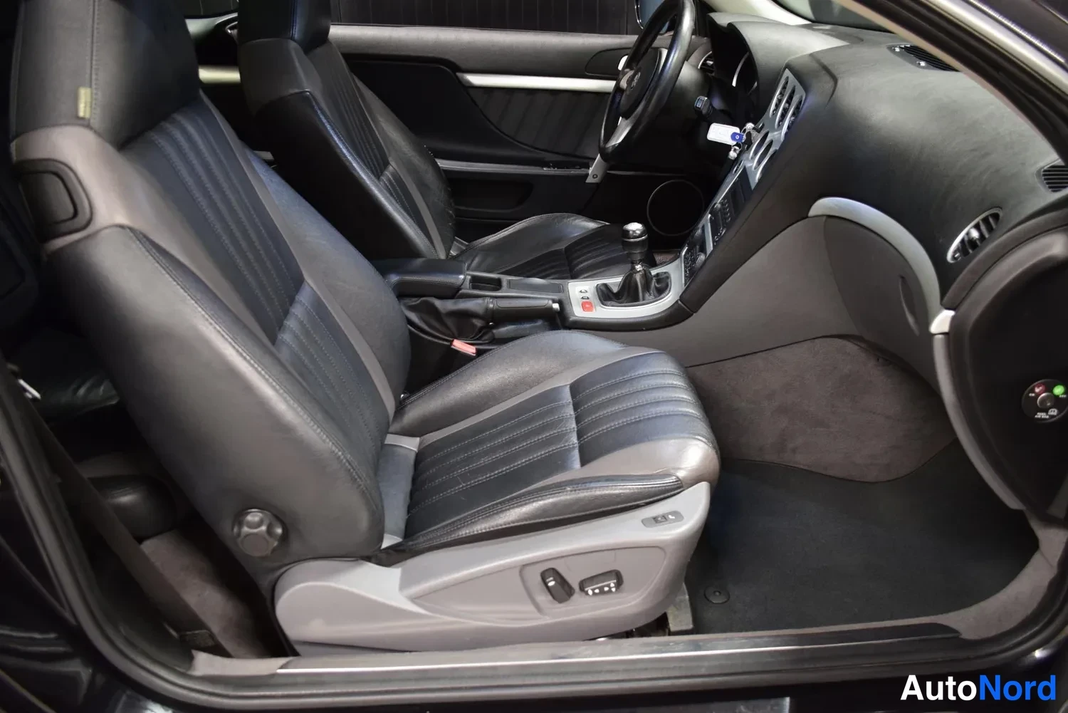 Black Alfa Romeo Brera 2008, front seats, photo 13