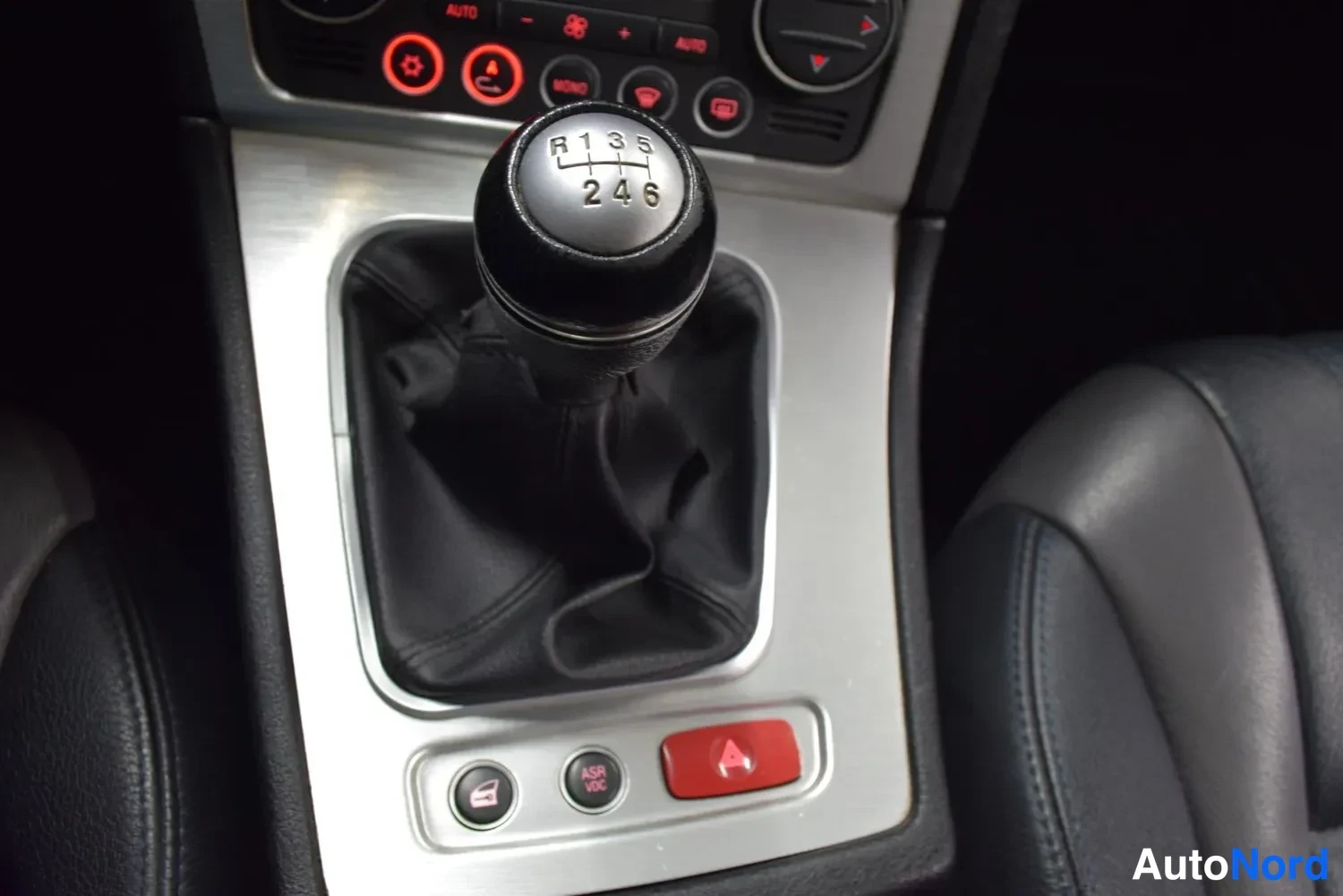 Black Alfa Romeo Brera 2008, detail, photo 24