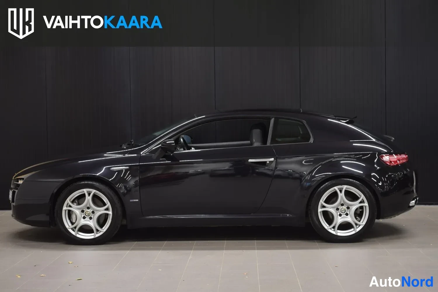 Black Alfa Romeo Brera 2008, side, photo 4