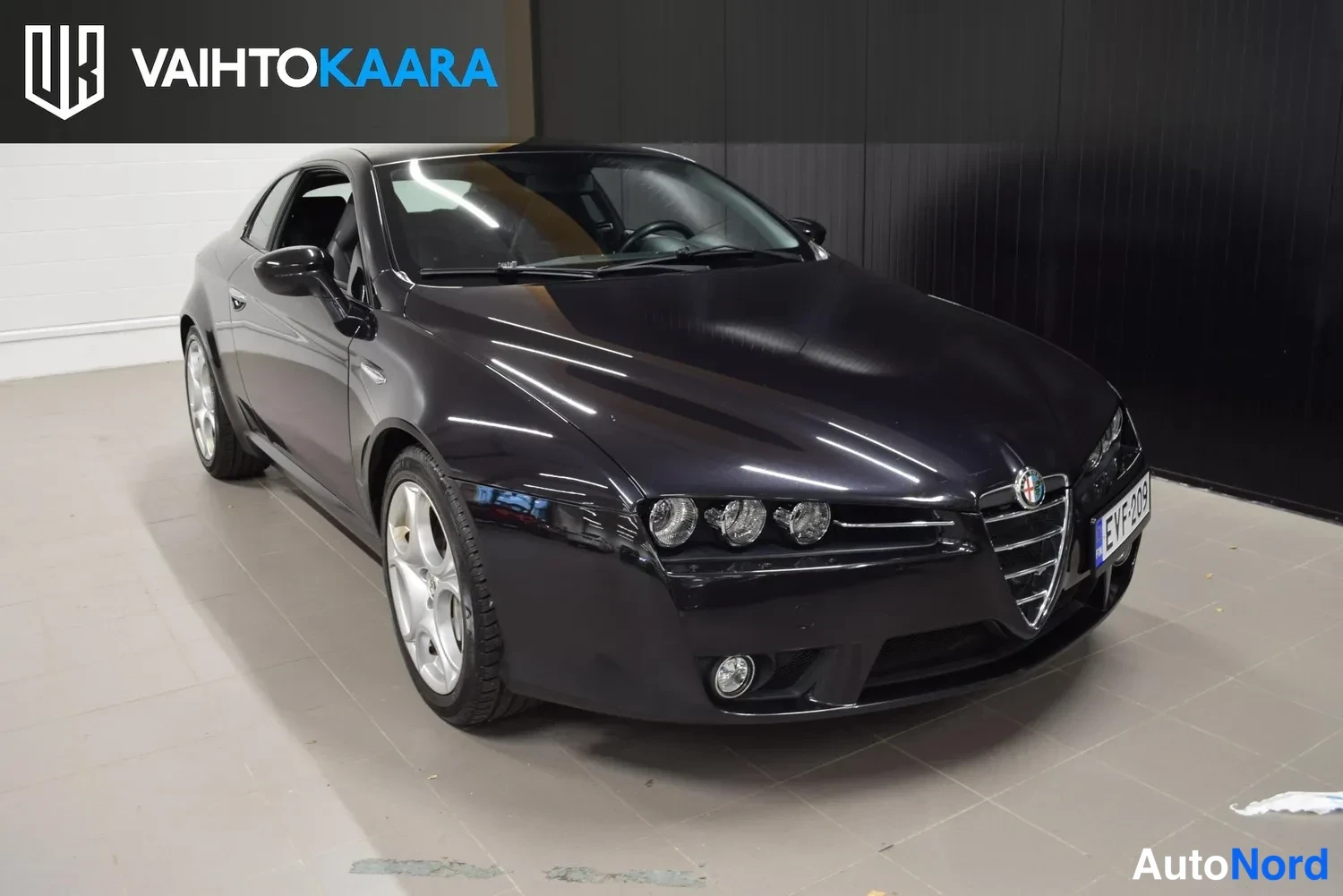 Black Alfa Romeo Brera 2008, front three-quarter, nose to the right, photo 3