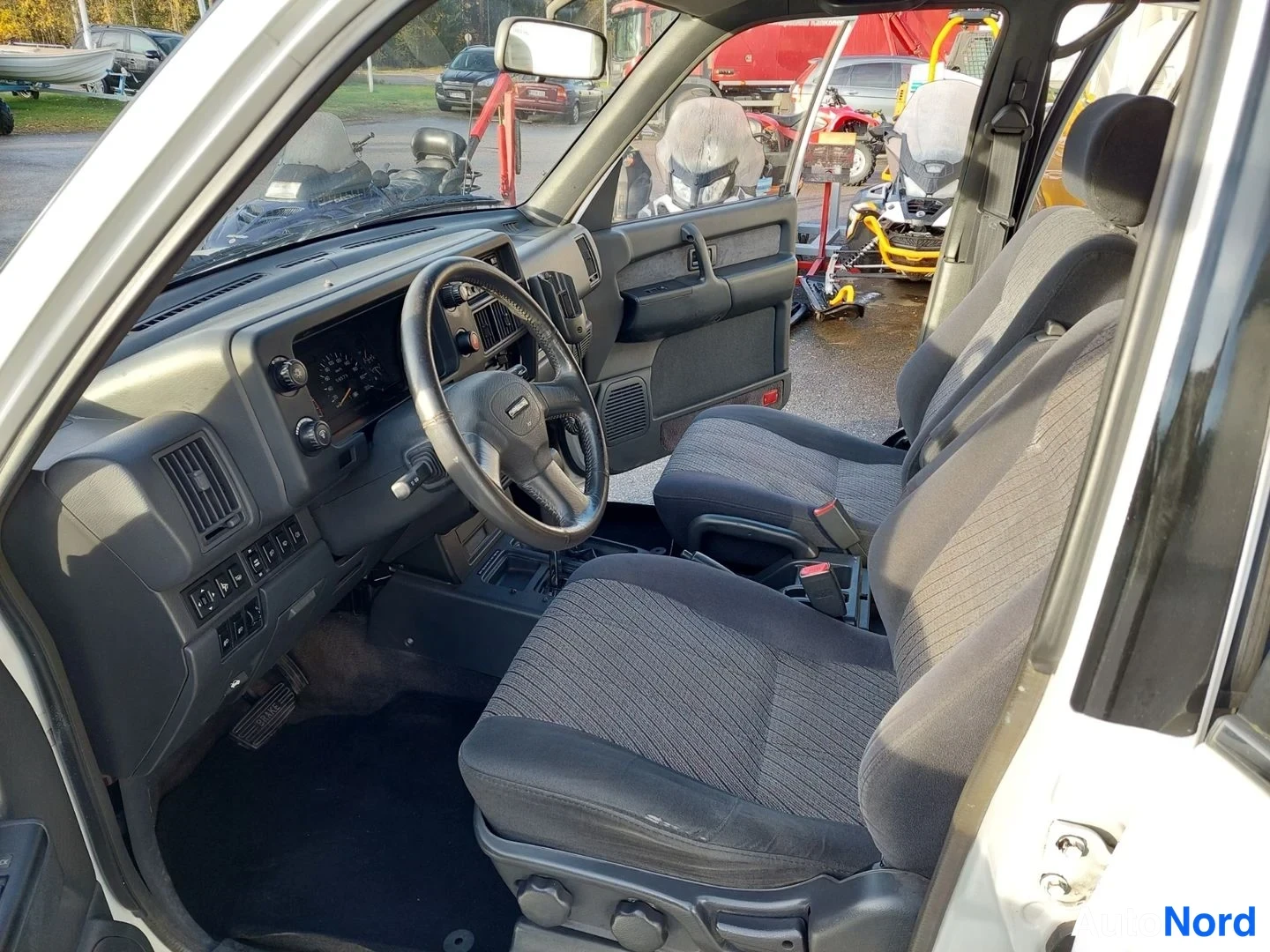 Valkoinen Opel Monterey 1993, kuva 11