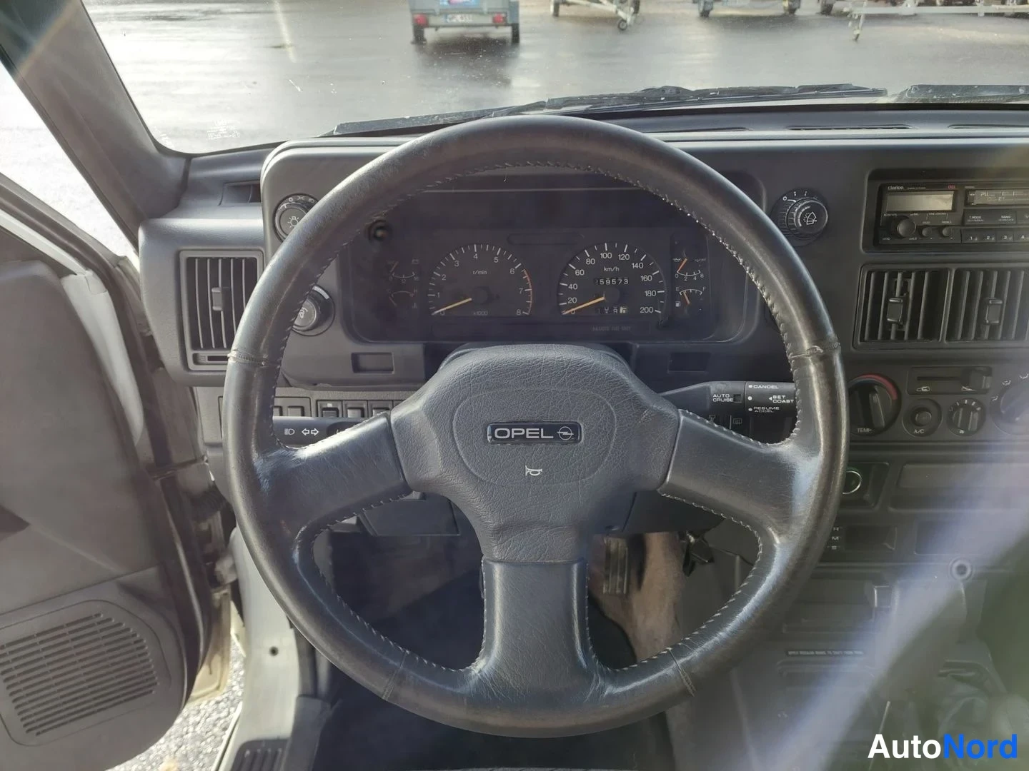 Valkoinen Opel Monterey 1993, kuva 13