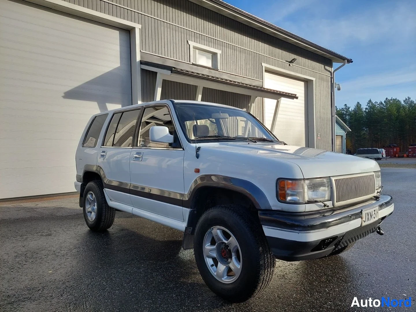 Valkoinen Opel Monterey 1993, etuviisto, keula oikealle, kuva 4