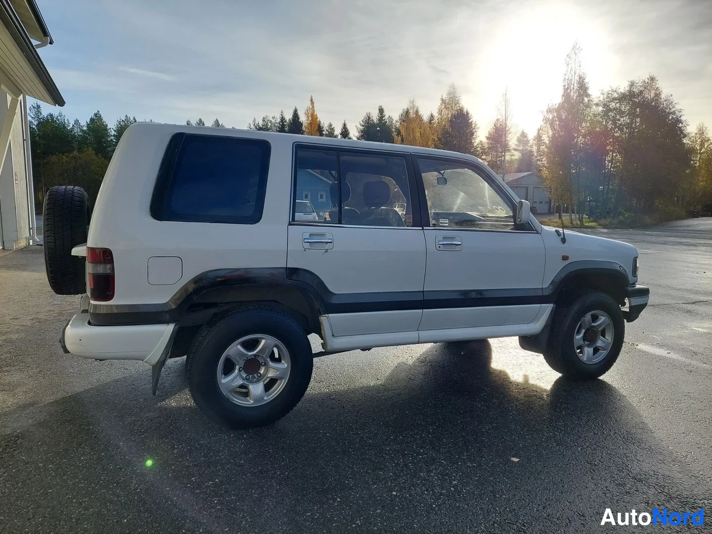 Valkoinen Opel Monterey 1993, takaviisto, kuva 10