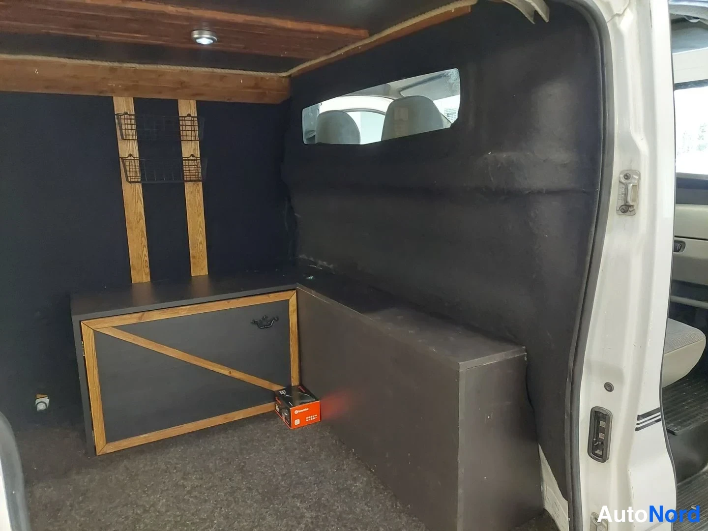 Valkoinen Renault Trafic 2005, kuva 16