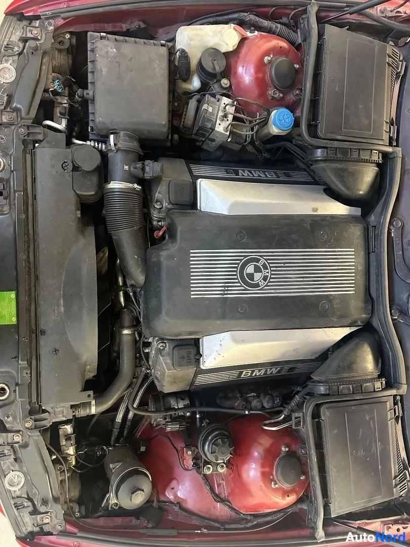 Punainen BMW 535i 2000, kuva 20
