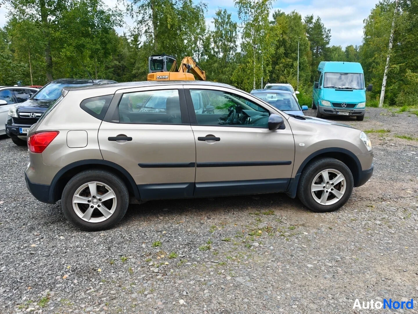Beige Nissan Qashqai 2007, side, photo 5