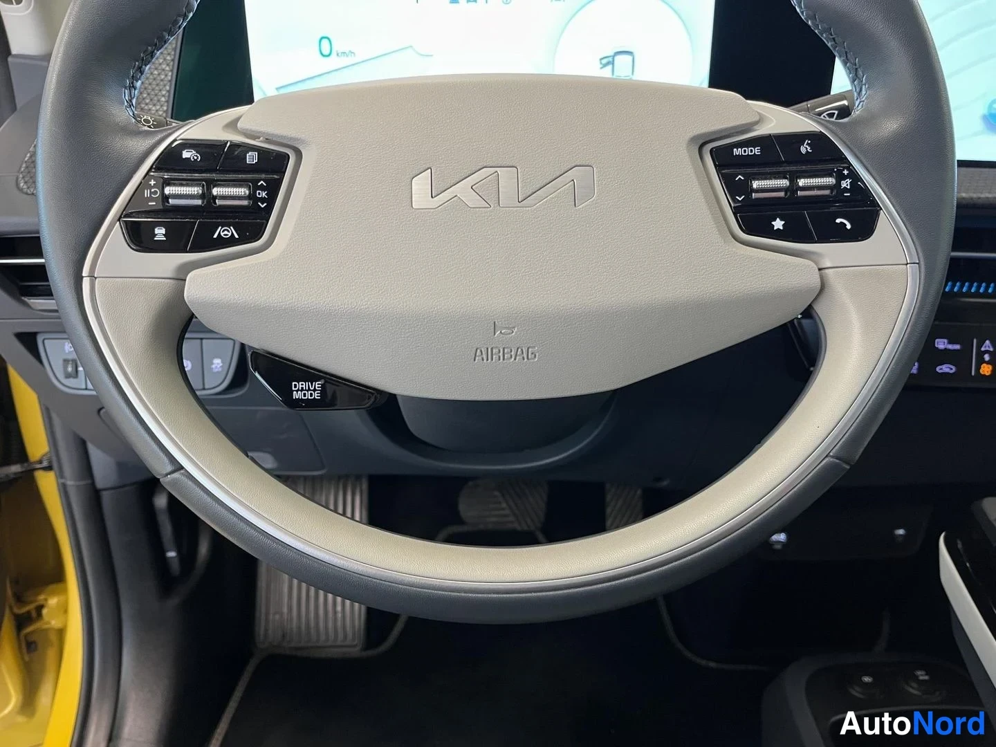 Keltainen Kia EV6 2023, kuva 17