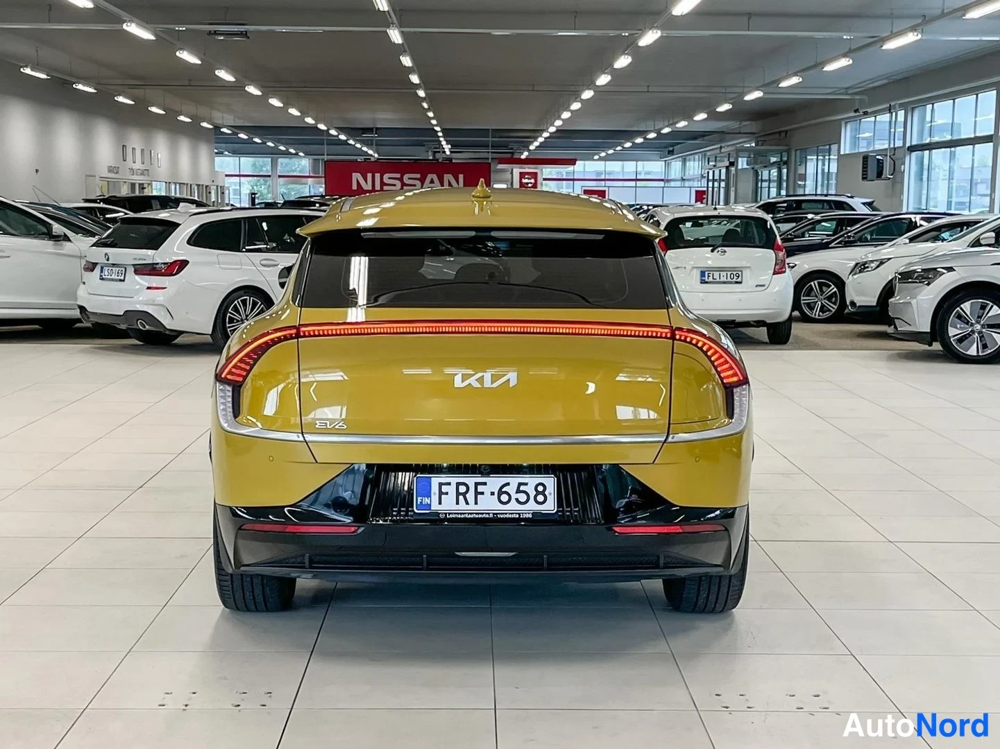 Keltainen Kia EV6 2023, takaa, kuva 5