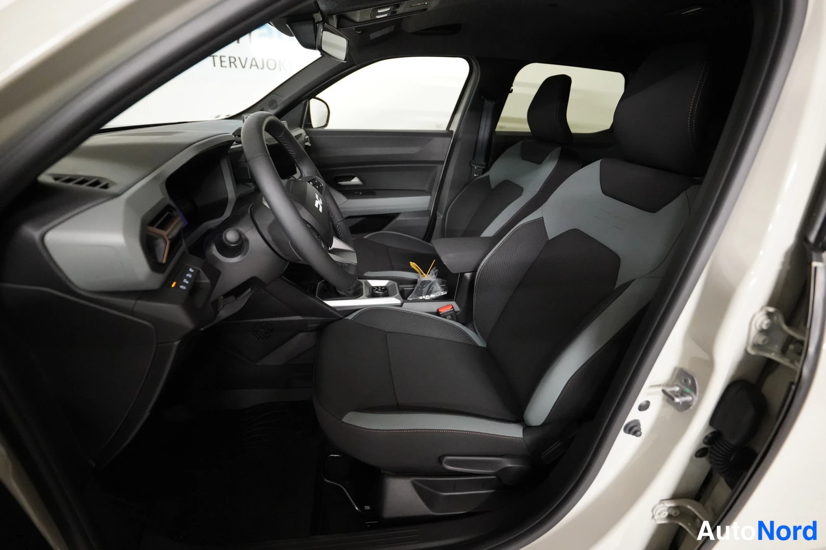 Vit Dacia Duster 2026, bild 27
