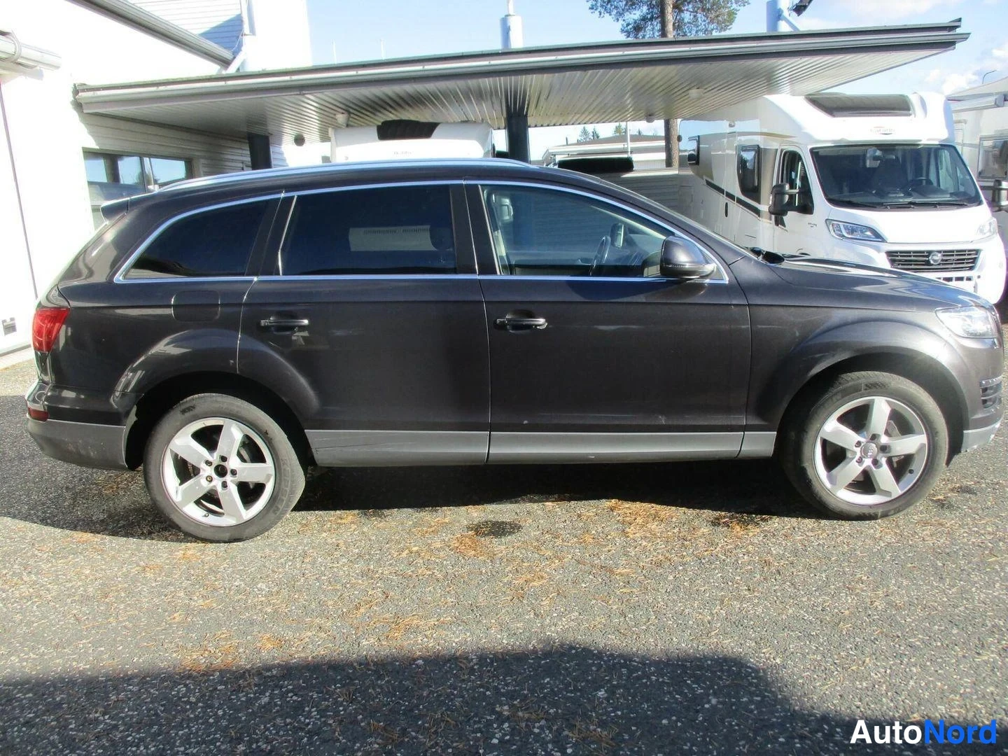 Grey Audi Q7 2010, side, photo 5