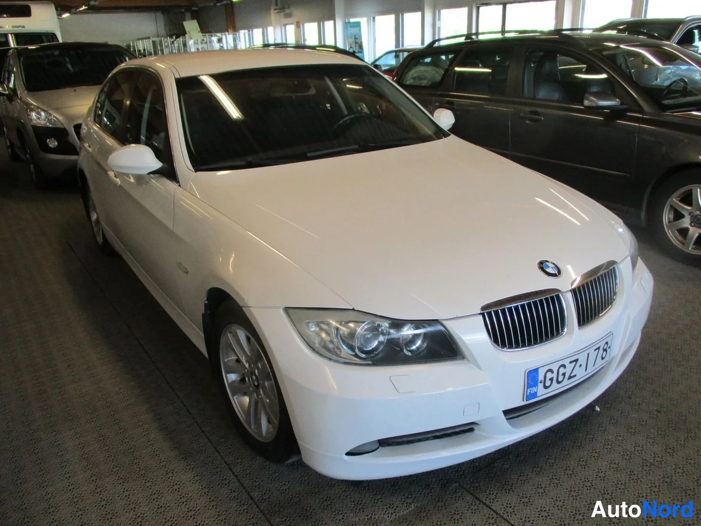 White BMW 325i xDrive 2006, photo 9