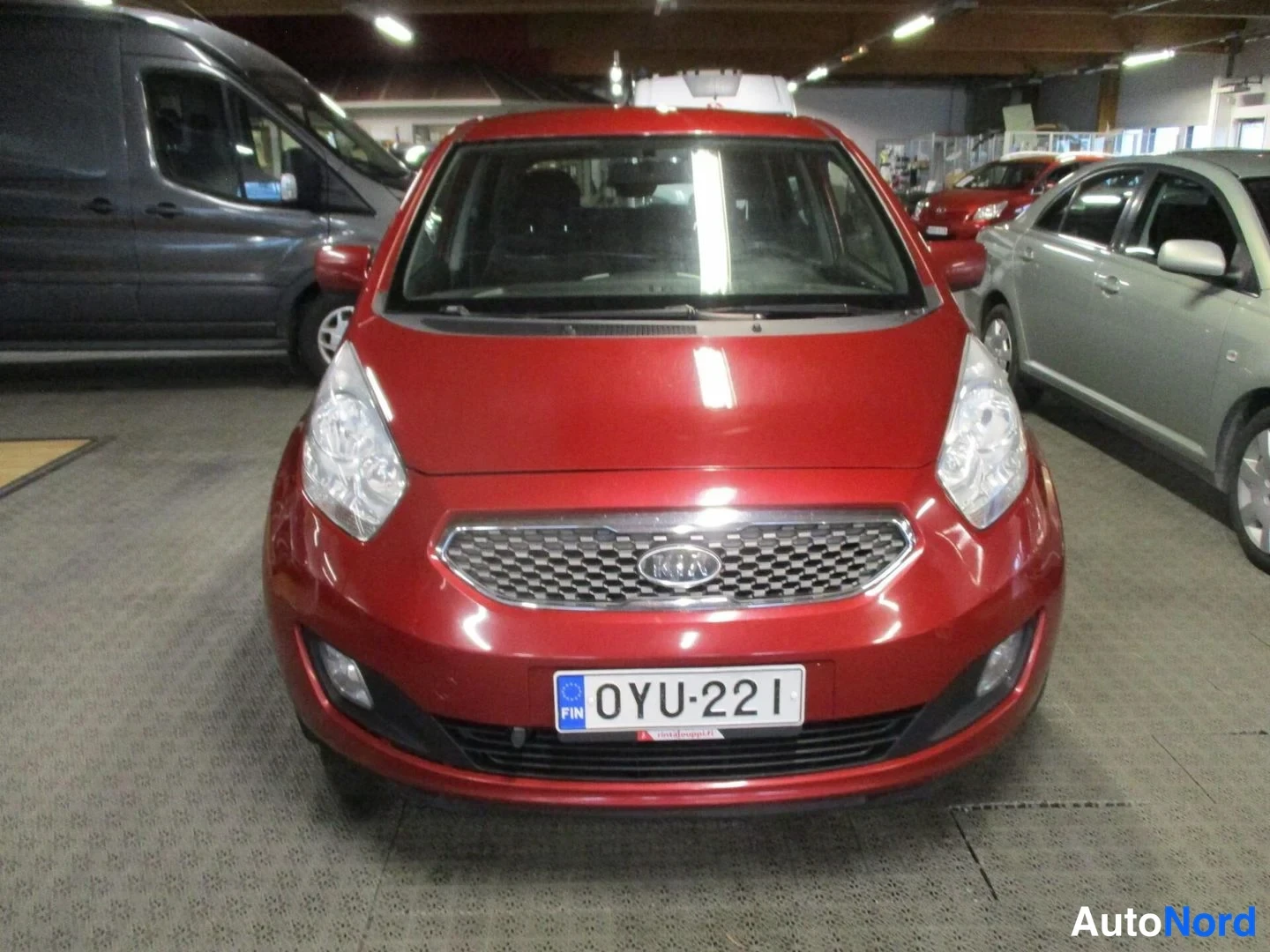 Red Kia Venga 2011, front, photo 5