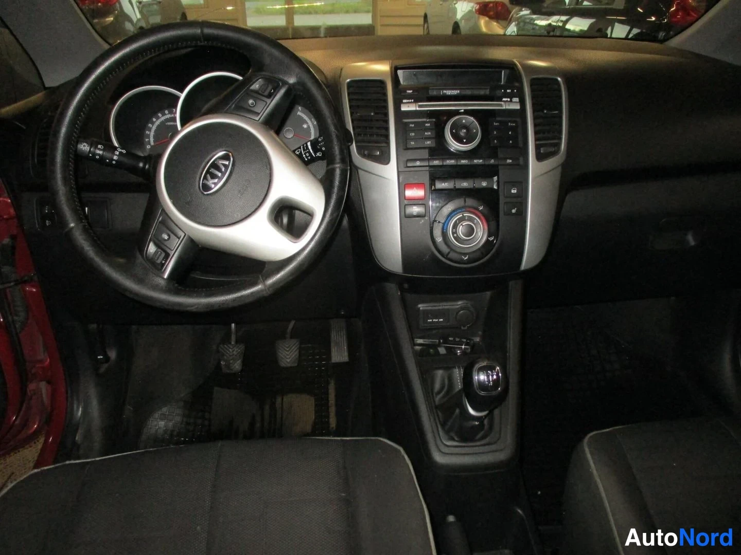 Red Kia Venga 2011, photo 12