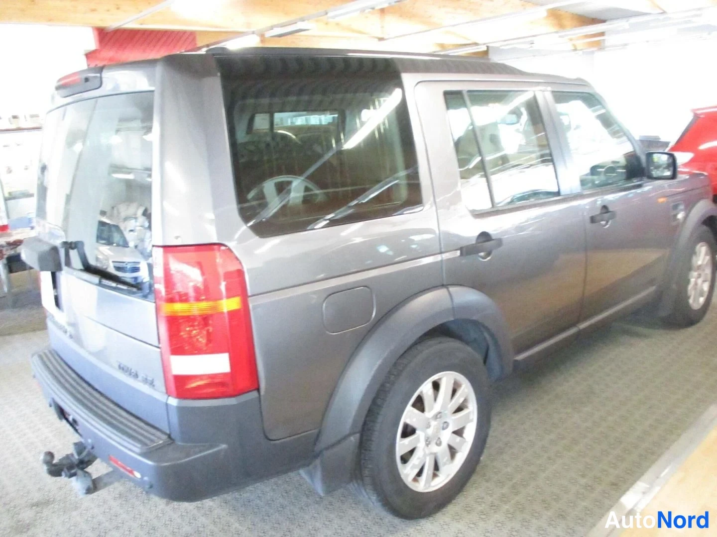 Grey Land Rover Discovery 3 2005, rear three-quarter, photo 4