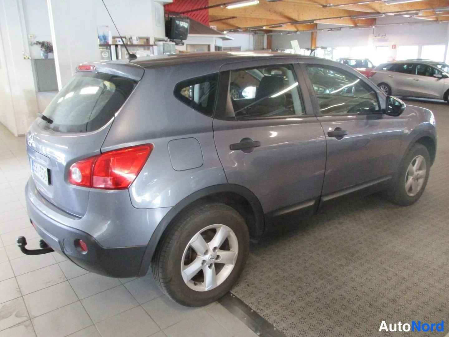 Silver Nissan Qashqai 2008, rear three-quarter, photo 4