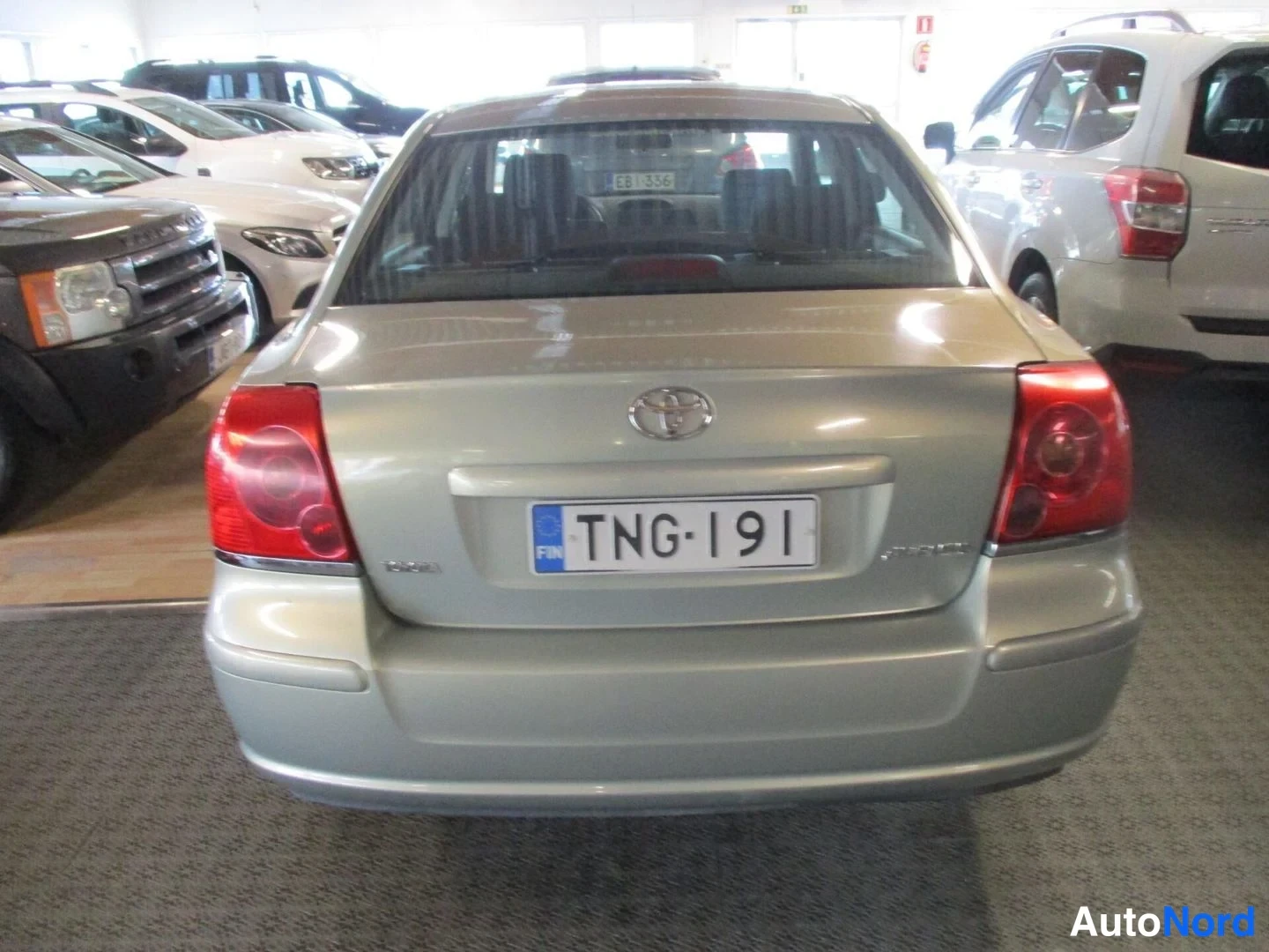 Green Toyota Avensis 2004, rear, photo 5