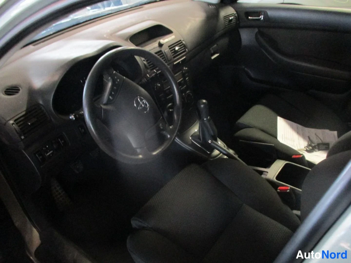 Green Toyota Avensis 2004, photo 7