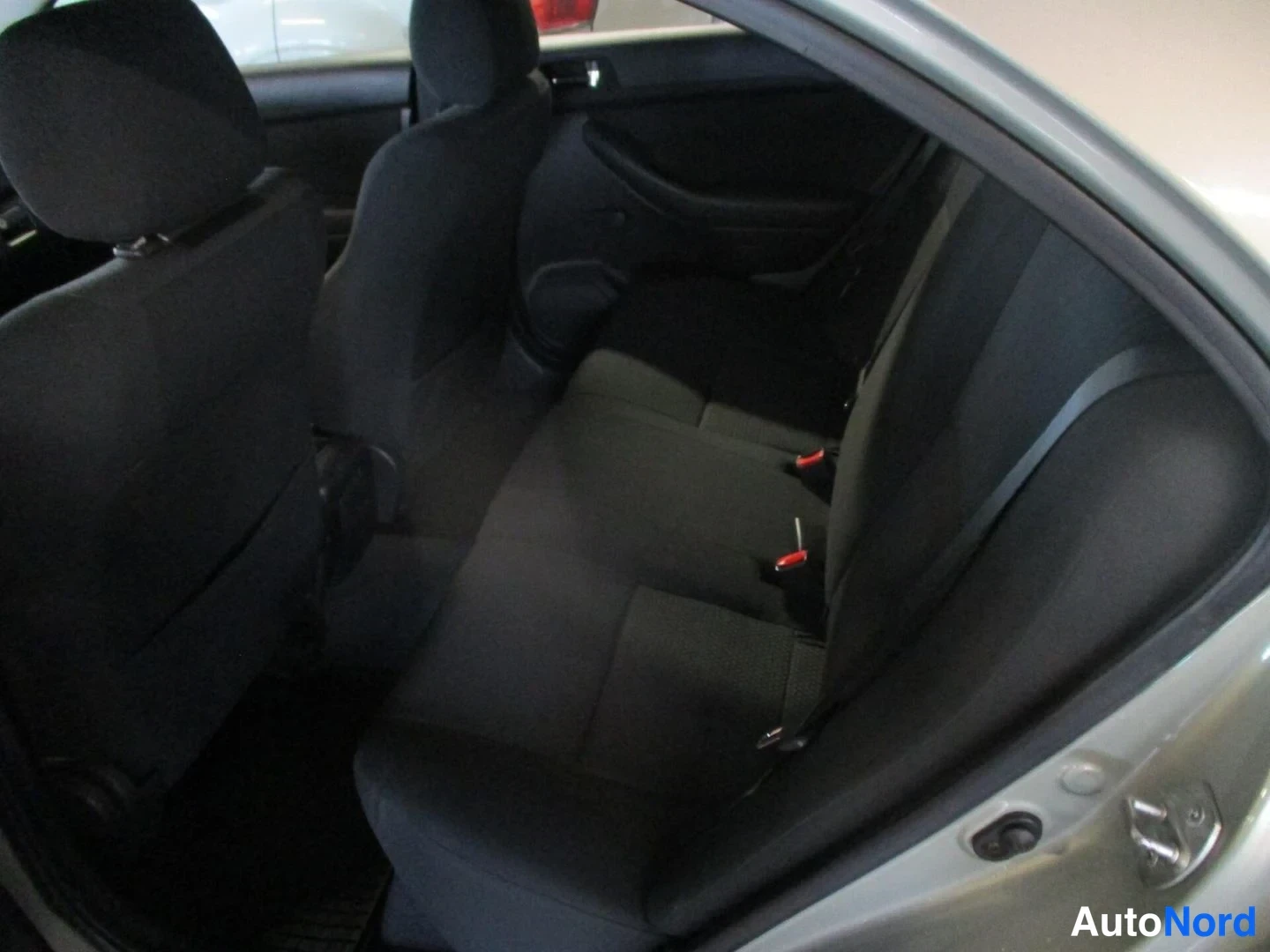 Green Toyota Avensis 2004, photo 8