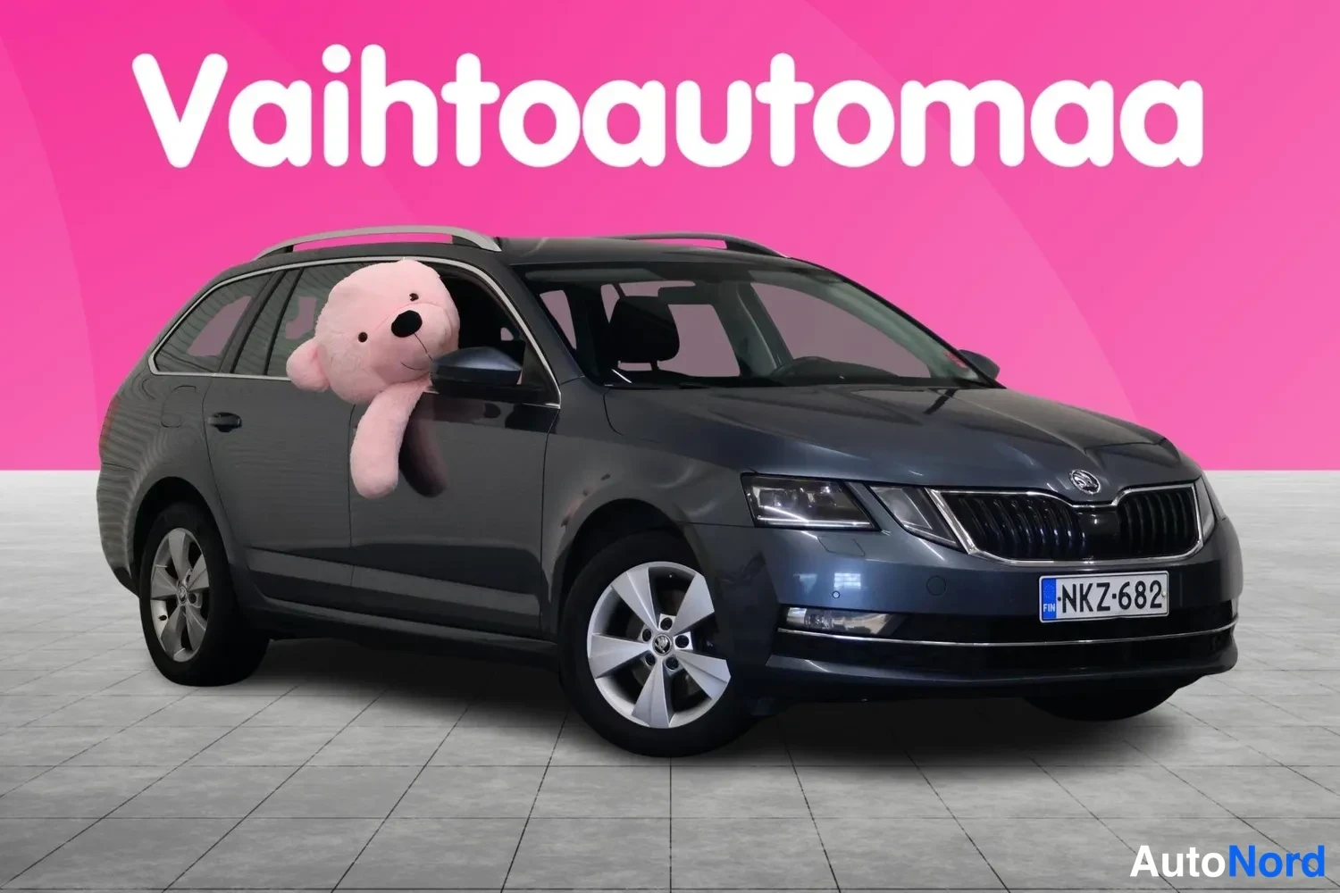Harmaa Skoda Octavia 2018, etuviisto, keula oikealle, kuva 2