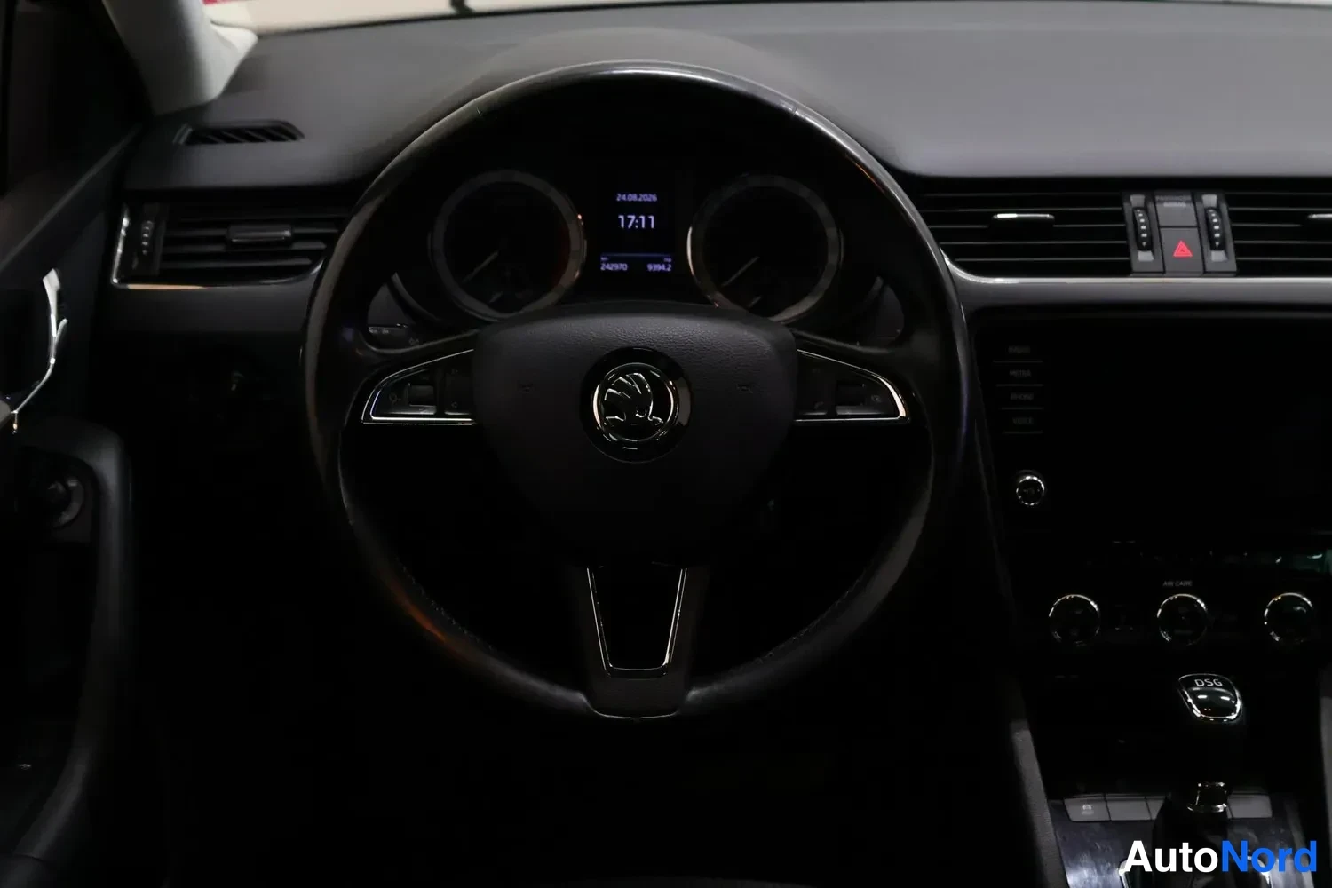 Harmaa Skoda Octavia 2018, kuva 11