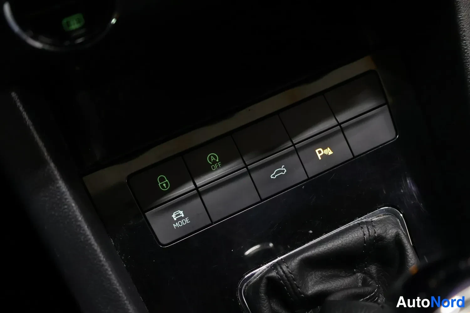Harmaa Skoda Octavia 2018, kuva 20