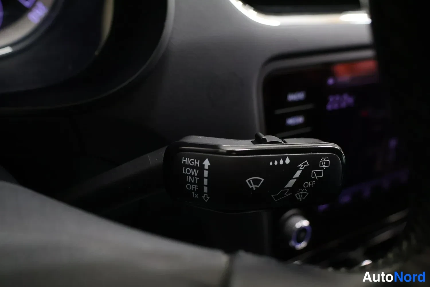 Harmaa Skoda Octavia 2018, kuva 24