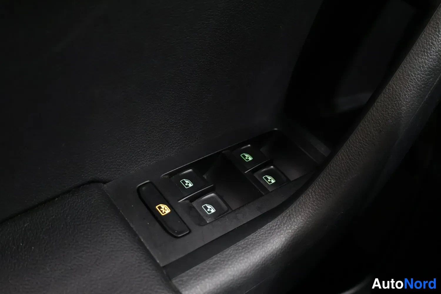 Harmaa Skoda Octavia 2018, kuva 27