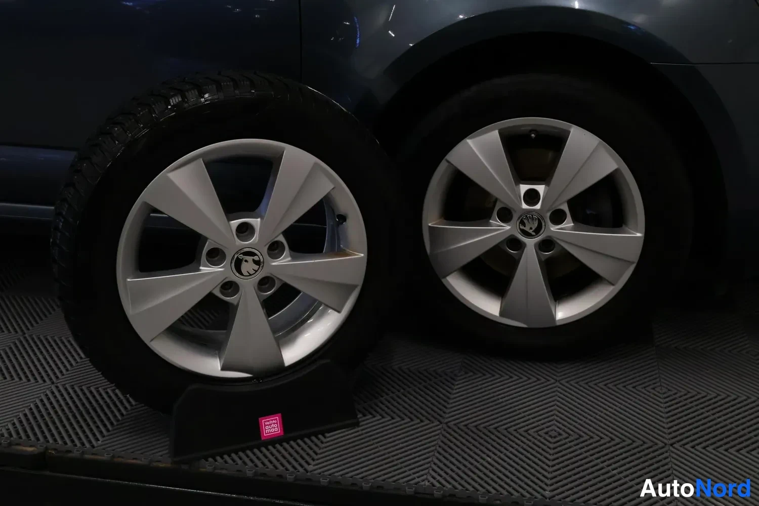 Harmaa Skoda Octavia 2018, kuva 29