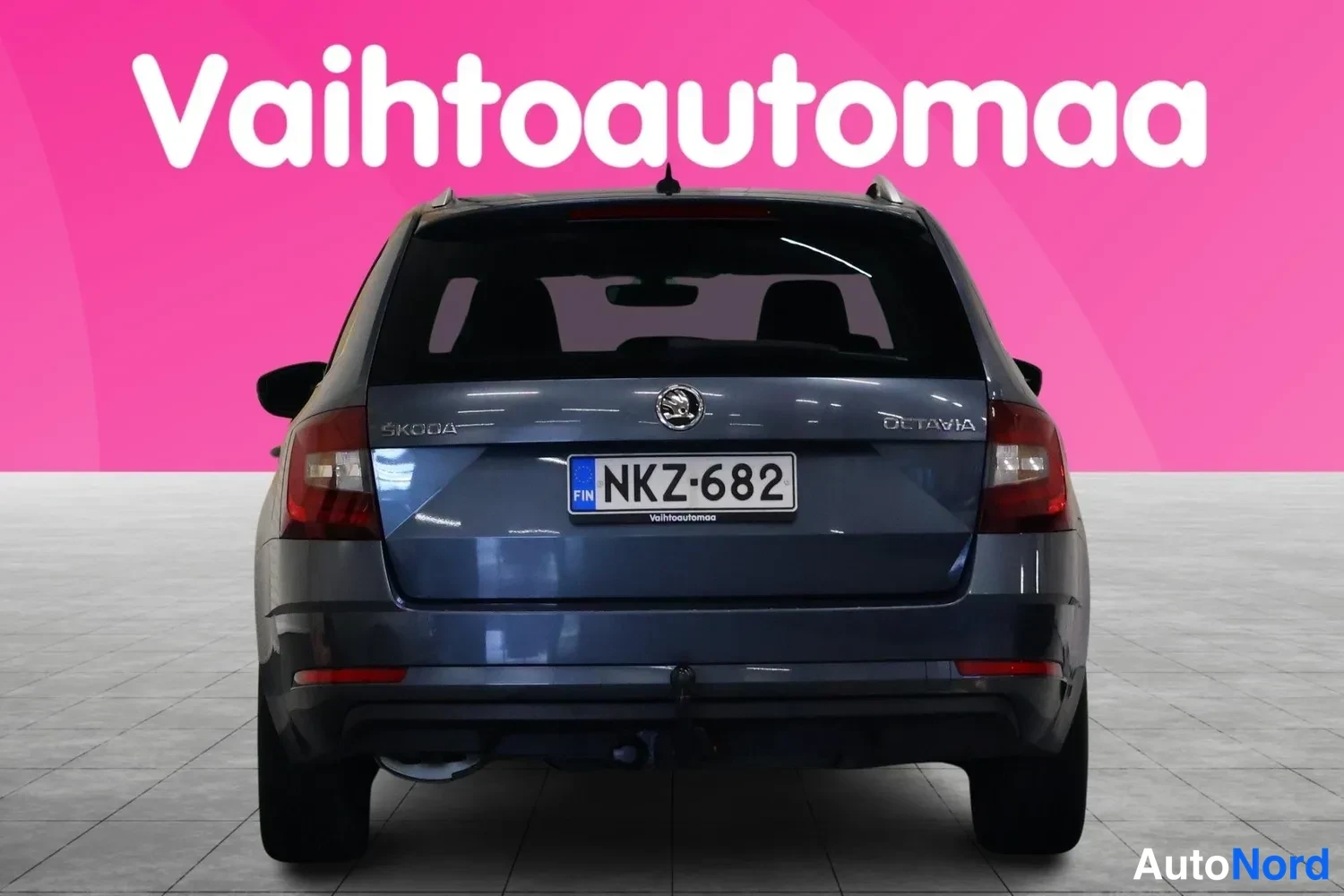 Harmaa Skoda Octavia 2018, takaa, kuva 8
