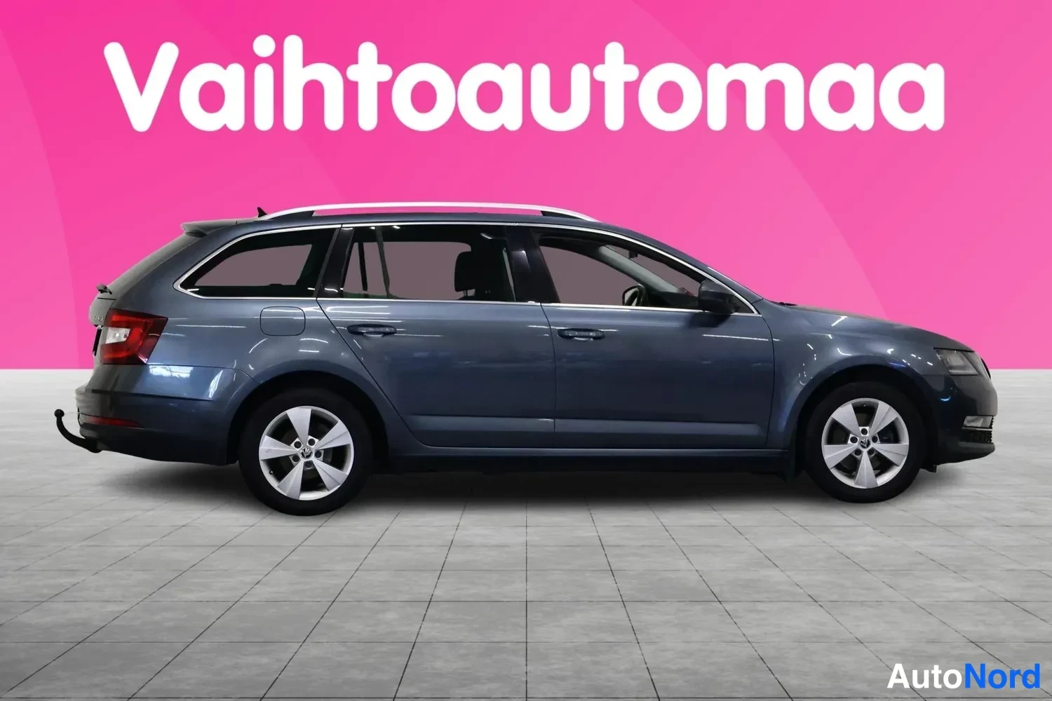 Harmaa Skoda Octavia 2018, etuviisto, keula oikealle, kuva 3