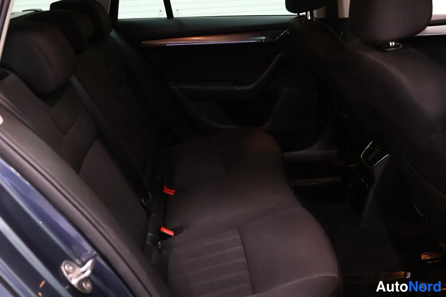 Harmaa Skoda Octavia 2018, kuva 10