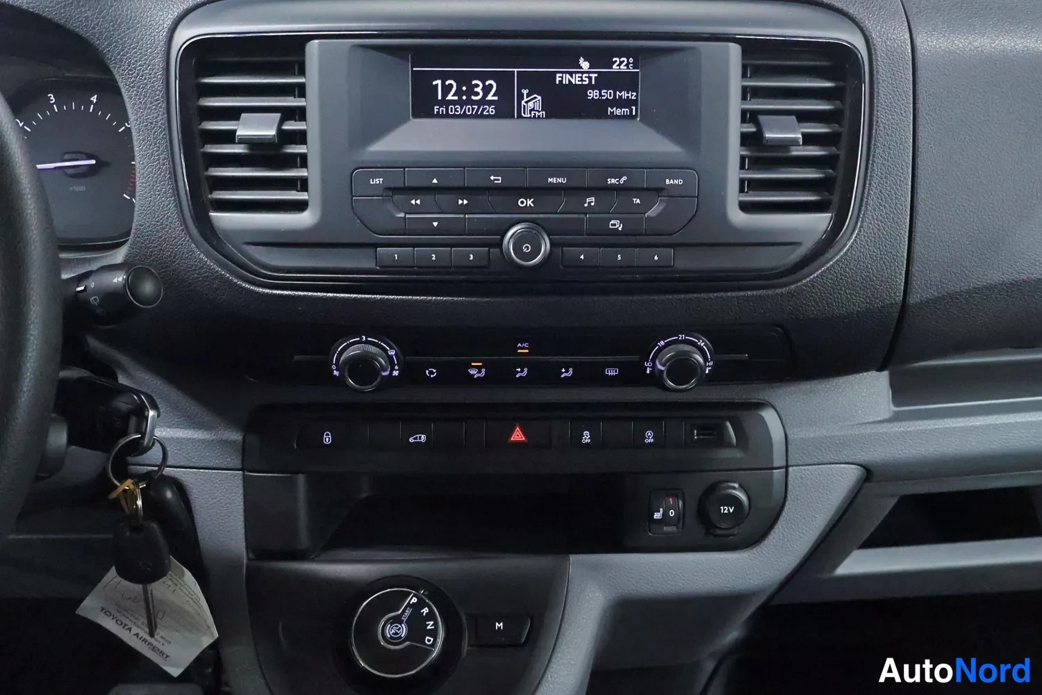 Musta Toyota Proace 2020, kuva 15