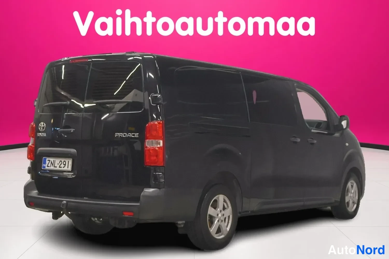 Musta Toyota Proace 2020, takaviisto, kuva 7