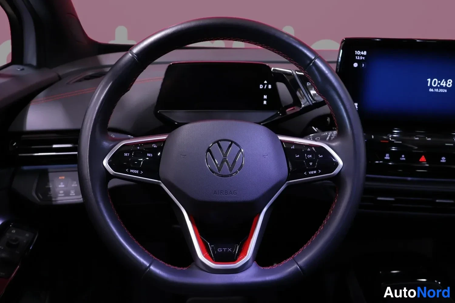 Valkoinen Volkswagen ID.4 GTX 2023, kuva 11