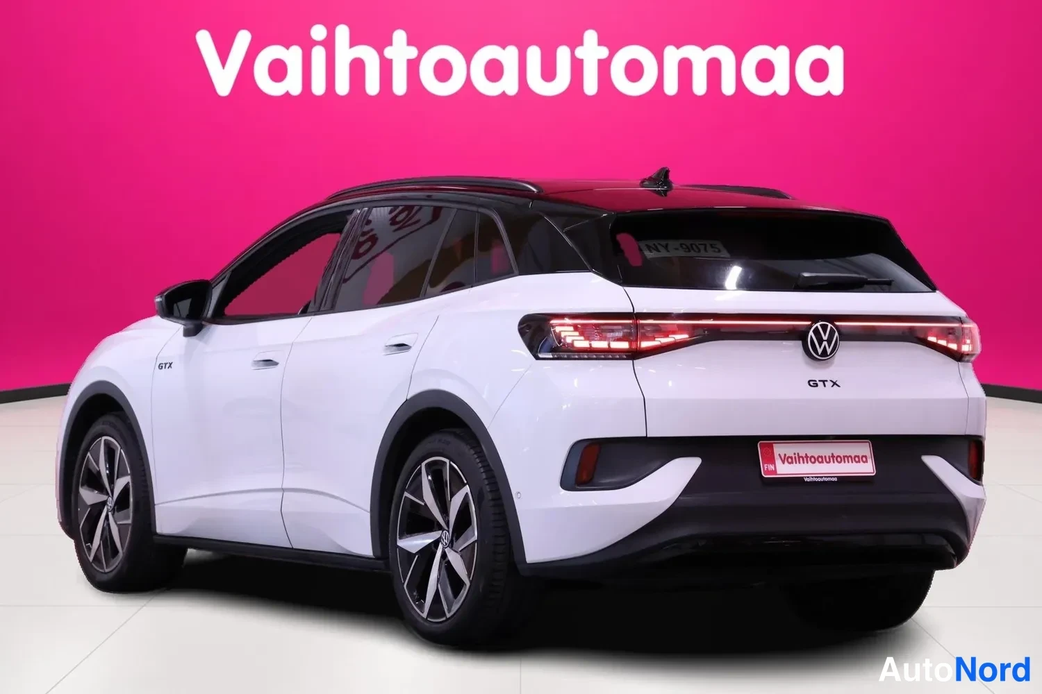 Valkoinen Volkswagen ID.4 GTX 2023, takaviisto, kuva 6