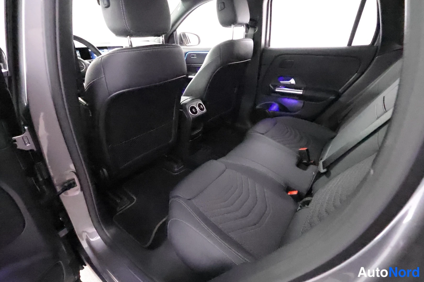 Vihreä Mercedes-Benz EQA 250 2025, kuva 13