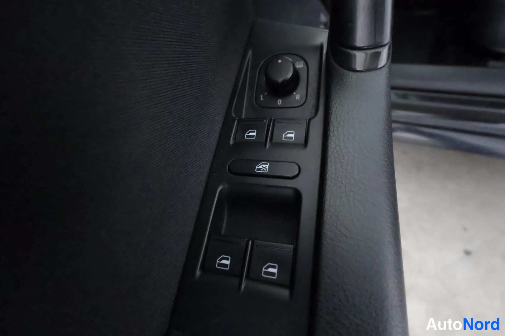 Musta Volkswagen Passat Variant 2014, kuva 24