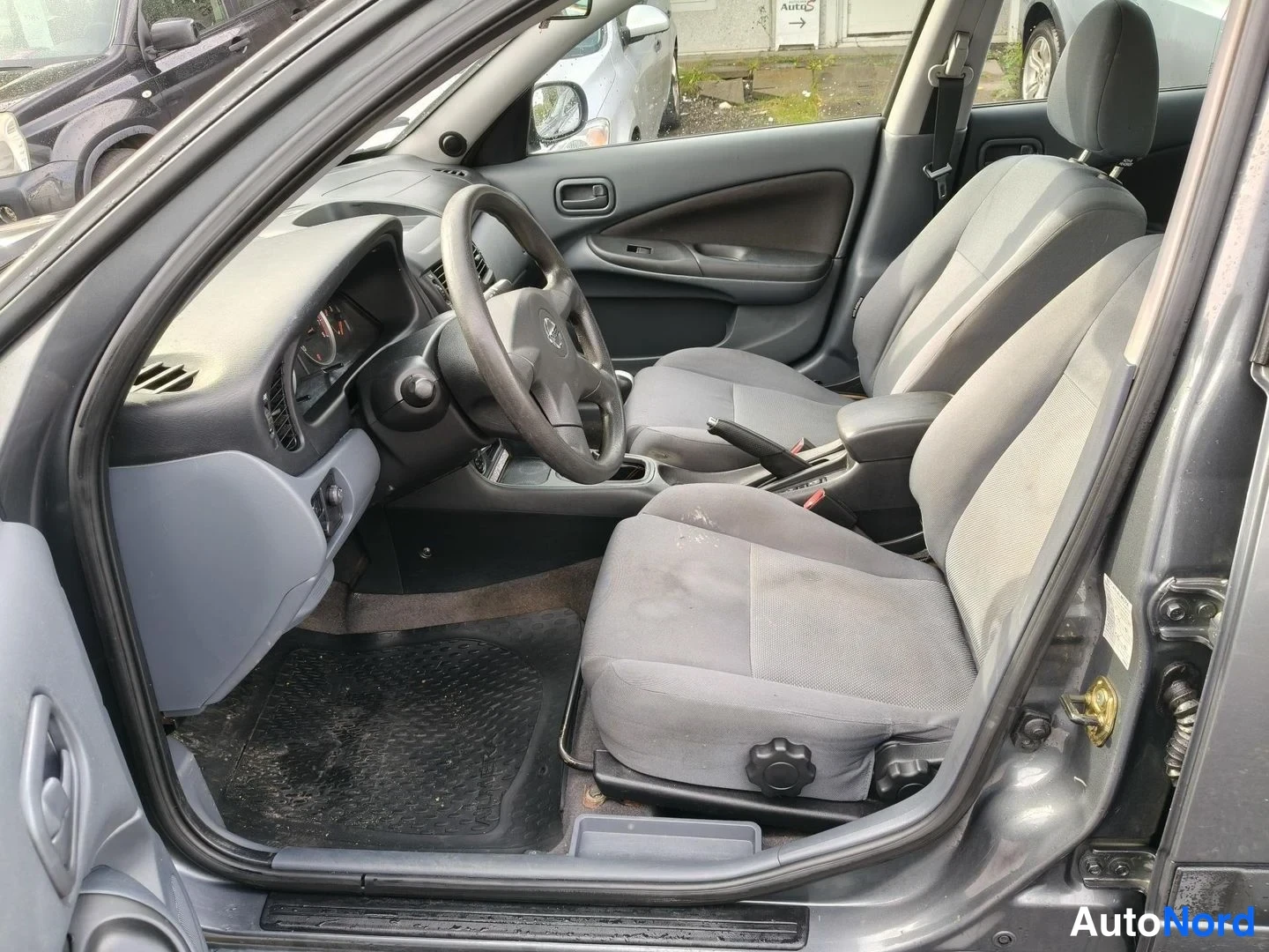 Grey Nissan Almera 2005, photo 8