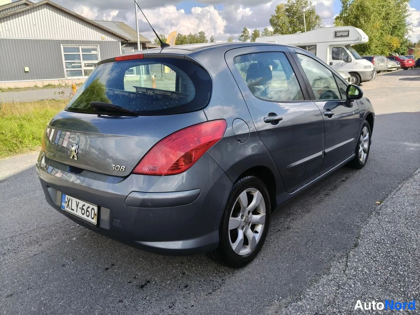 Grey Peugeot 308 2008, rear three-quarter, photo 4