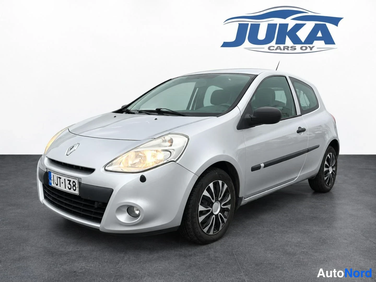 Grey Renault Clio 2010, photo 14