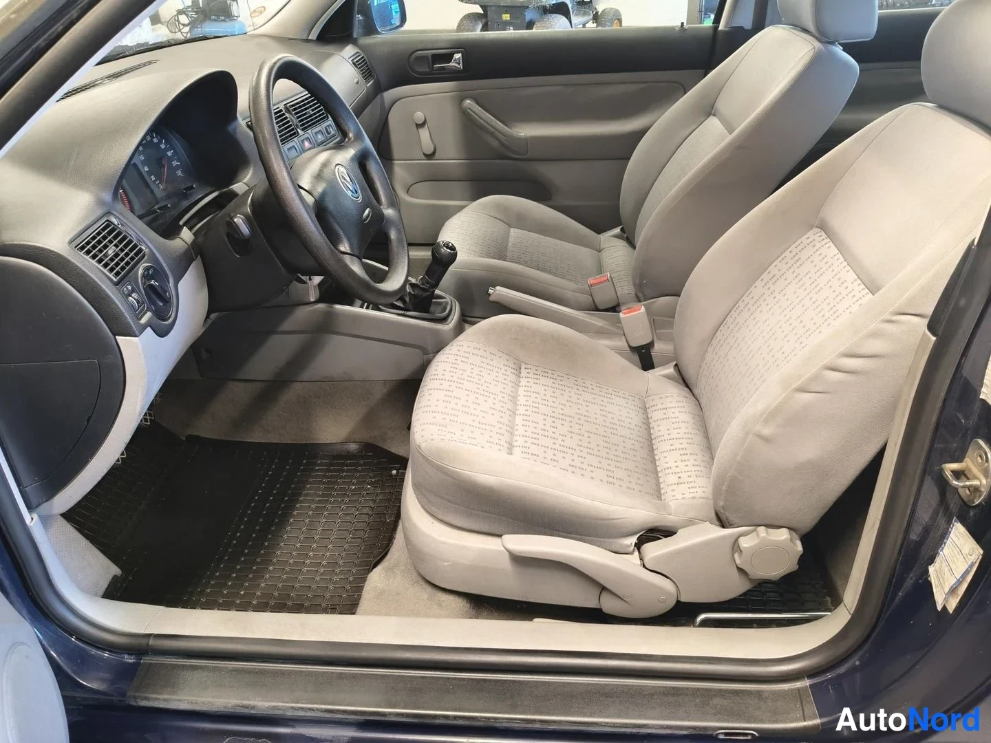 Blue Volkswagen Golf 2000, photo 8