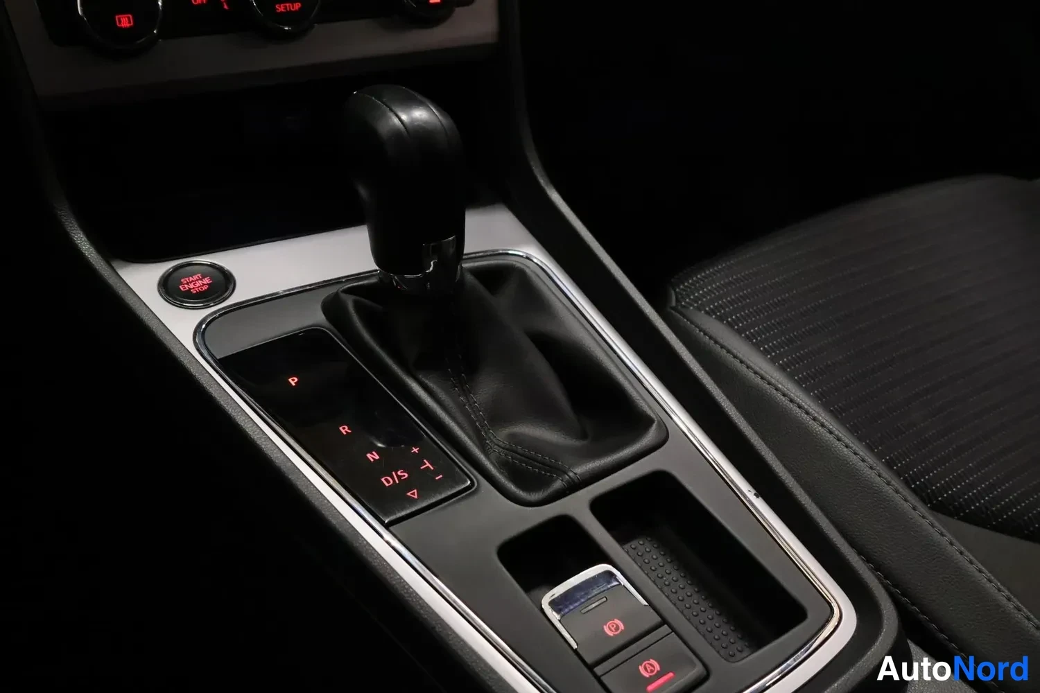 Musta Seat Leon ST 2018, kuva 16