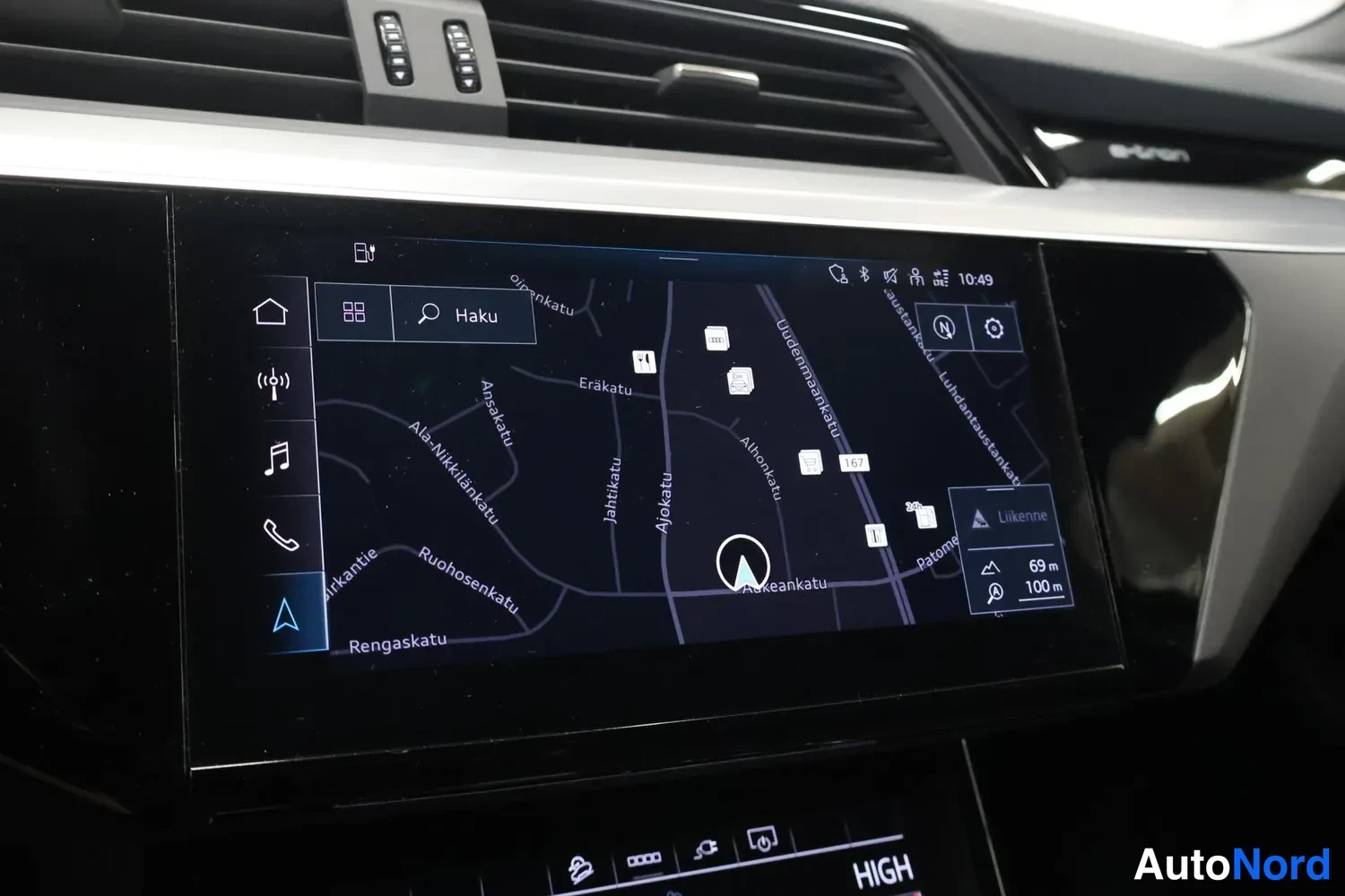 Valkoinen Audi e-tron S 2023, kuva 16