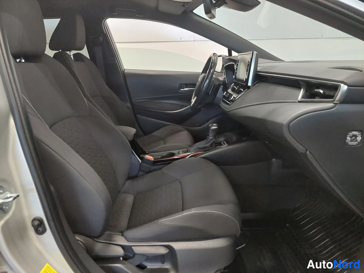 Hopea Toyota Corolla 2019, kuva 18