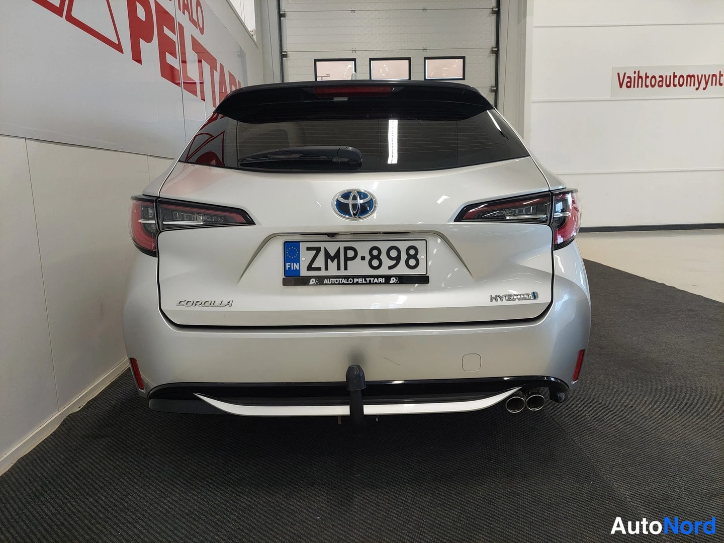 Hopea Toyota Corolla 2019, takaa, kuva 8