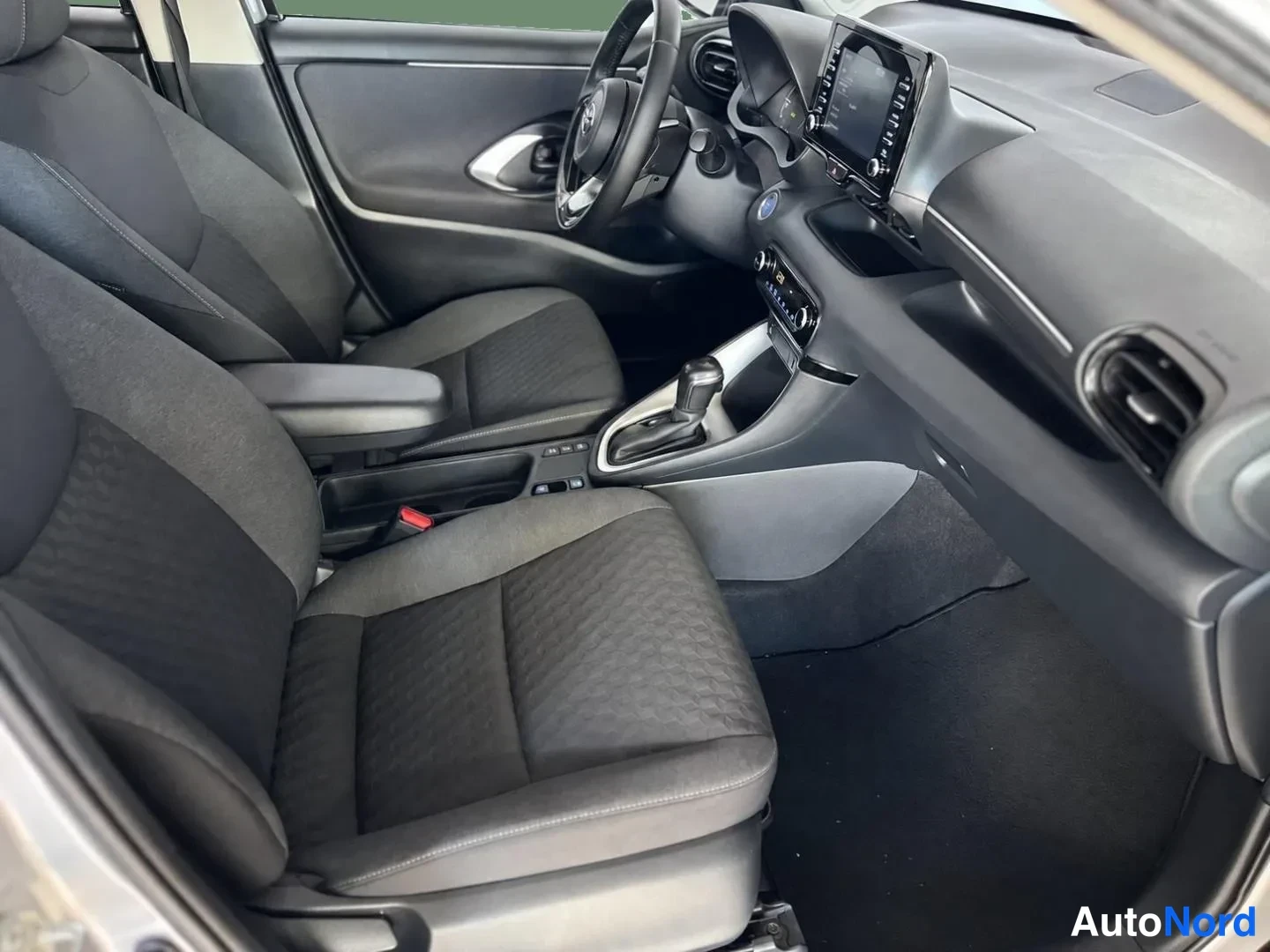 Hopea Toyota Yaris 2023, kuva 12