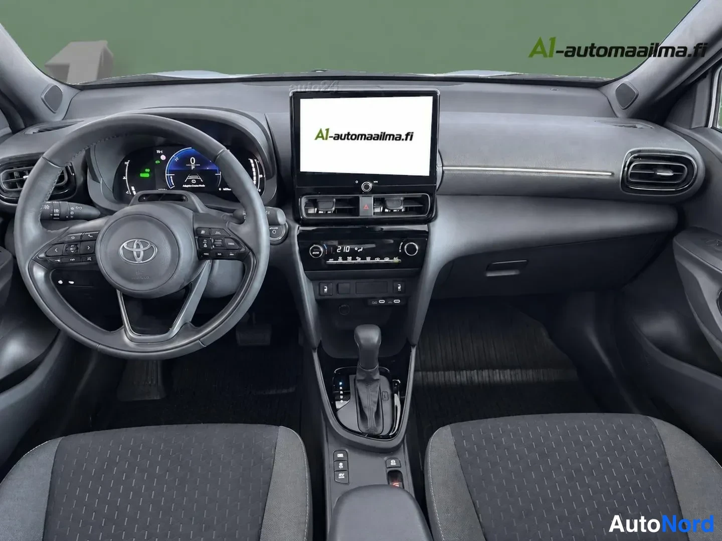 Harmaa Toyota Yaris Cross 2026, kuva 9